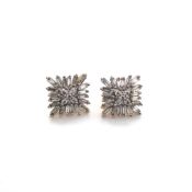 A PAIR OF 18ct GOLD HALLMARKED DIAMOND CLUSTER EARRINGS. APPROX TOTAL DIAMOND WEIGHT 1.00cts. WEIGHT