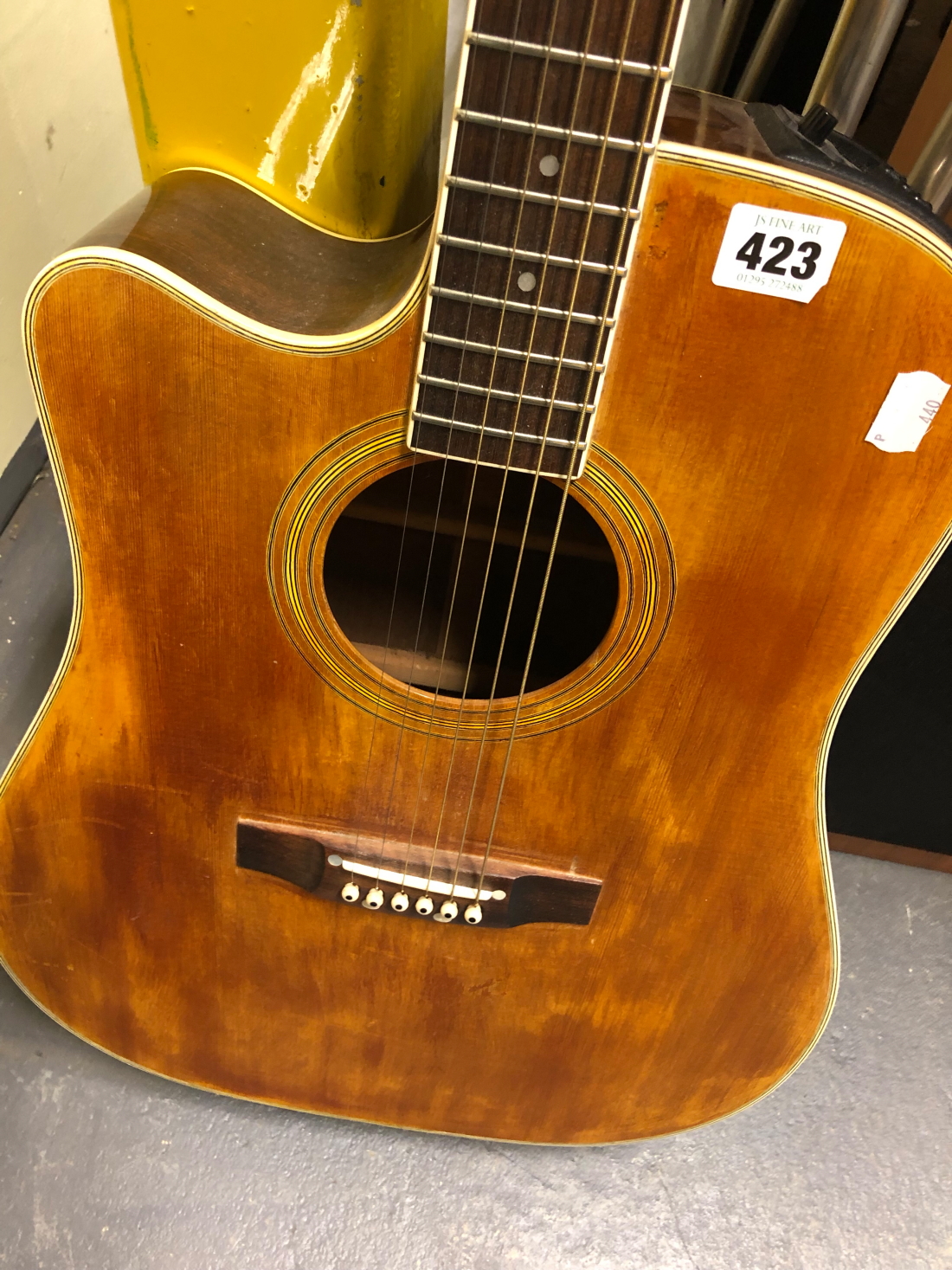 TAKAMINE LEFT-HANDLED ACOUSTIC GUITAR WITH CUTAWAY AND INTERNAL ELECTRICS, WITH ORIGINAL HARD CASE - Image 3 of 7