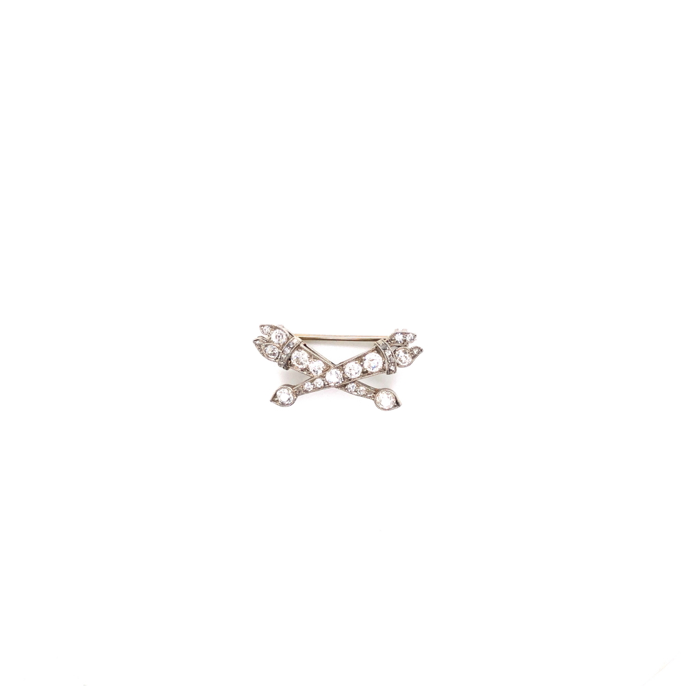 AN ANTIQUE DIAMOND SET BAR BROOCH DEPICTING CROSSED TORCHES, UNHALLMARKED ASSESSED AS PLATINUM - Image 4 of 6
