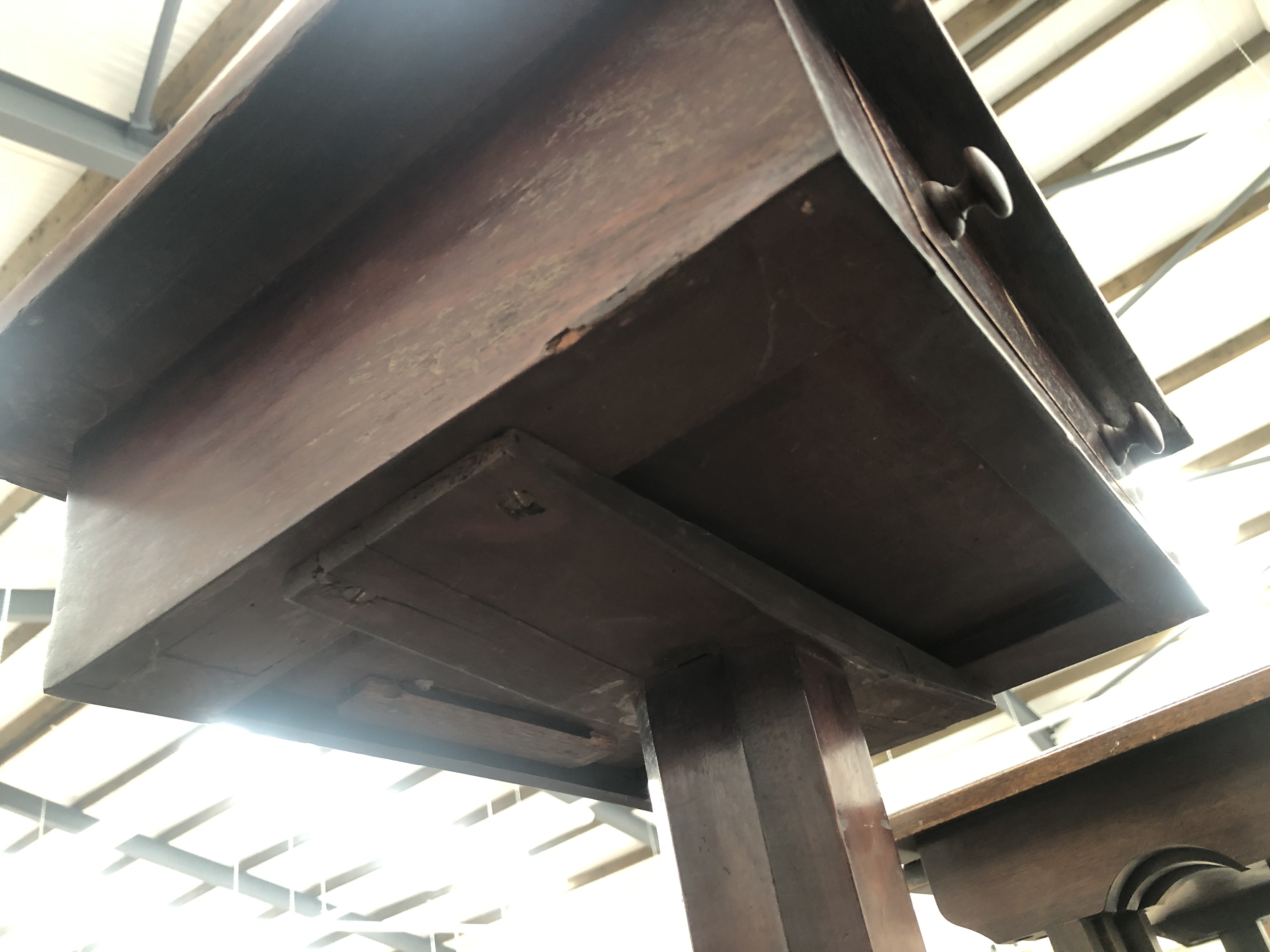 A VICTORIAN MARQUETRIED BURR WALNUT WORK TABLE, THE LIFT UP TOP INLAID WITH ANTHEMION MOTIFS TO EACH - Image 10 of 11