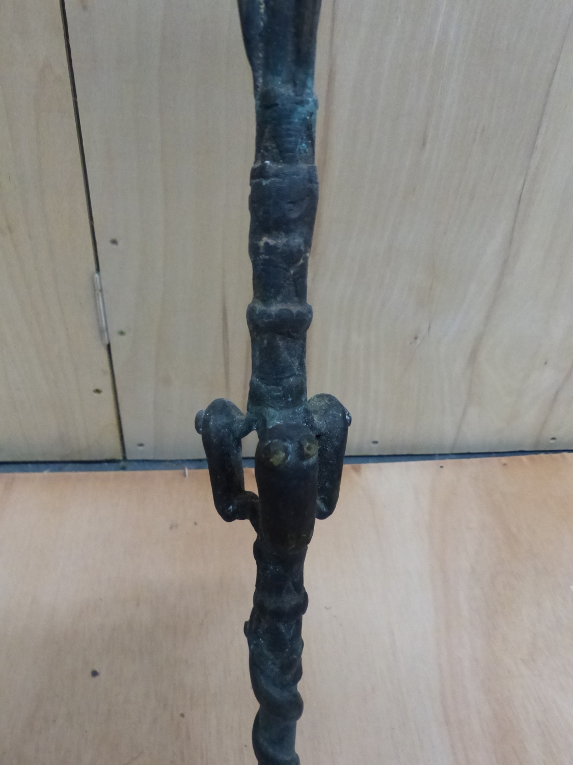 A 20th C. ASANTE BRONZE STAFF OF OFFICE, THE HOOKED HANDLE ENDING IN THE HEAD OF A GAZELLE ABOVE - Image 5 of 7