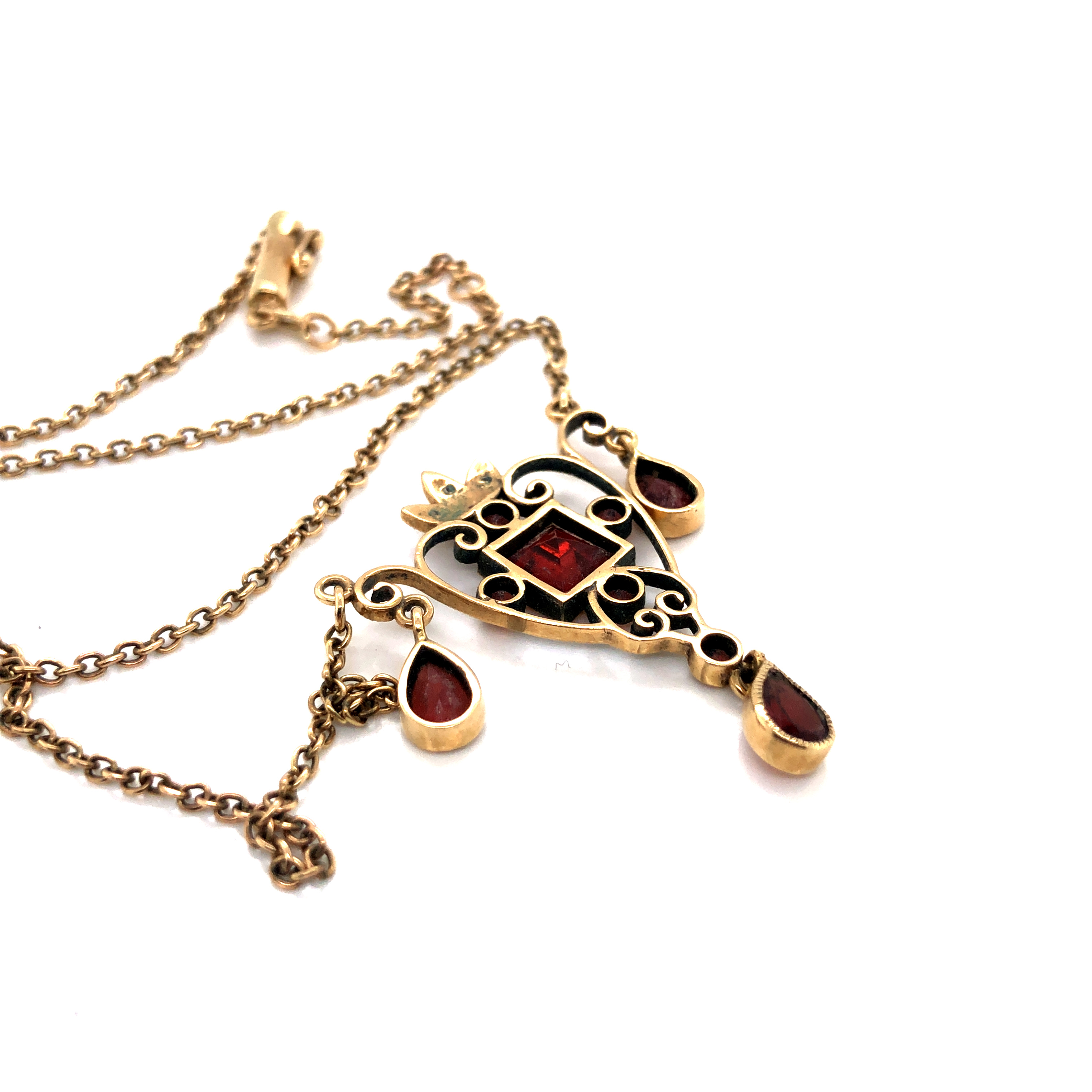 A 9ct HALLMARKED GOLD, GARNET AND SEED PEARL LAVALIERE STYLE NECKLACE. THE HEART FORM PENDANT WITH - Image 3 of 4