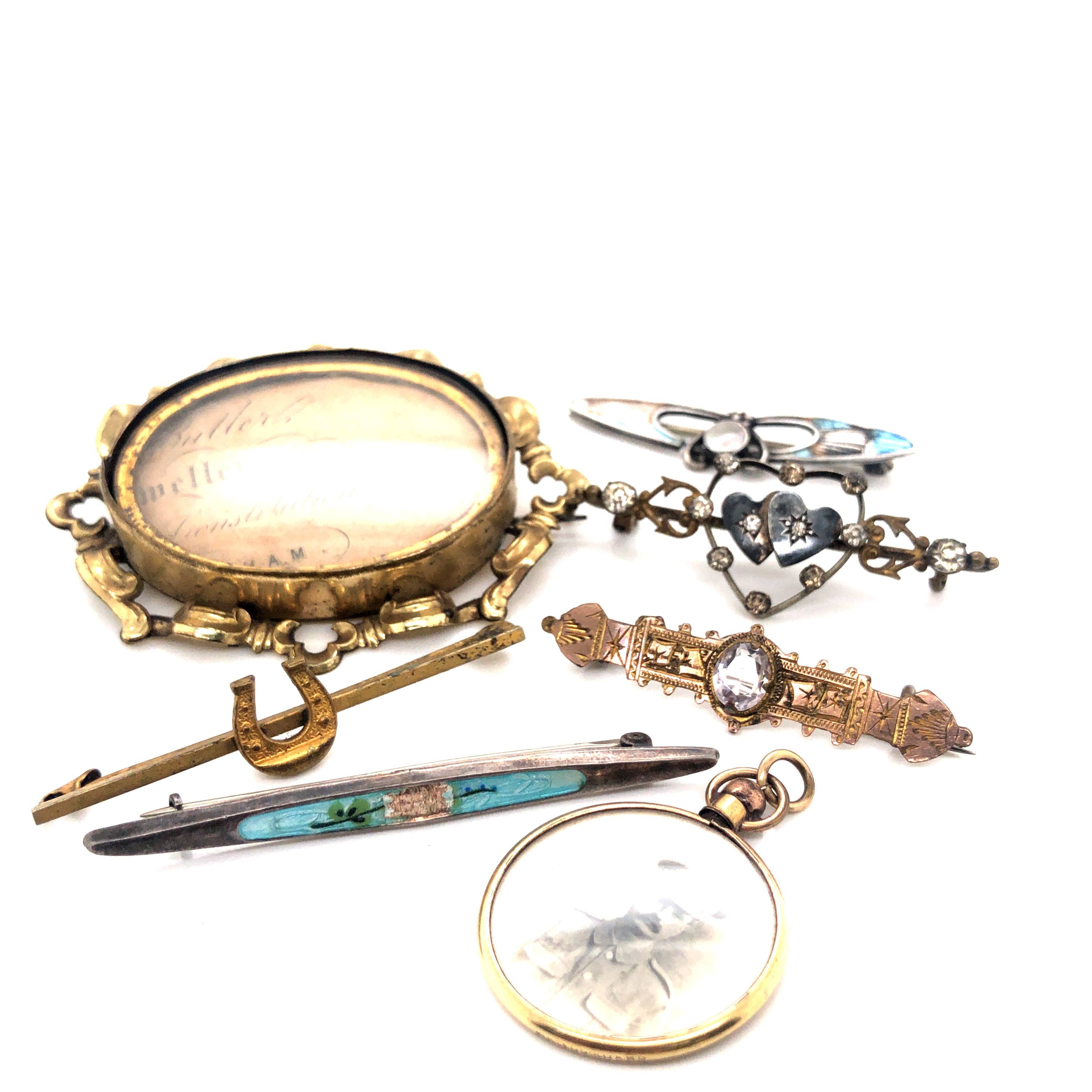 AN ANTIQUE GLAZED FRONT BROOCH, TOGETHER WITH AN OPEN FACE LOCKET,AN ART NOUVEAU STYLE SILVER AND