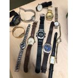 A QUANTITY OF LADIES AND GENTS VARIOUS WRIST WATCHES TO INCLUDE CASIO, LORUS, VINTAGE SMITHS GOLD