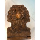 AN ANTIQUE CARVED BOXWOOD FOLDING POCKET WATCH CASE