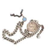 AN ANTIQUE SILVER GRADUATED WATCH ALBERT CHAIN WITH ATTACHED 1826 GEORGIAN COIN AND A GOLD LINED AND