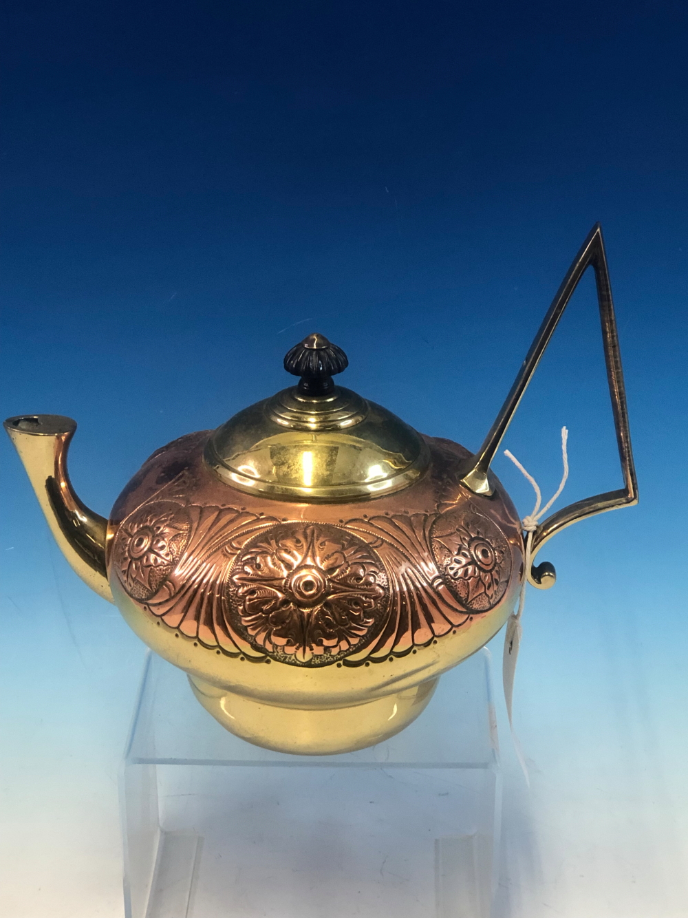 AN ARTS AND CRAFTS PERIOD COPPER AND BRASS KETTLE BY WILLIAM SOUTER AND SONS - Image 2 of 7