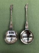 A PAIR OF VICTORIAN HALLMARKED SILVER LARGE MEDIEVAL STYLE APOSTLE SPOONS, DATED 1901, CHESTER FOR J