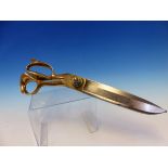 A RARE PAIR OF ANTIQUE TAILORS SHEARS / SCISSORS WITH LEFT HANDED BRASS HANDLES SIGNED T.