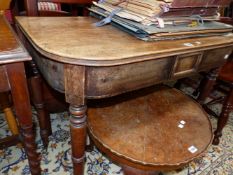 A GEORGE III MAHOGANY FLAP TOP TABLE ON TURNED TAPERING CYLINDRICAL LEGS WITH CASTER FEET. W 92 x