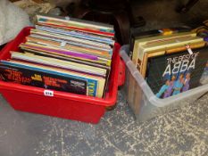 A QUANTITY OF VINTAGE RECORD ALBUMS.