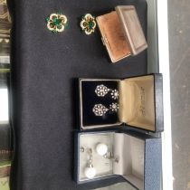 A HALLMARKED SILVER POWDER COMPACT, A PAIR OF FRENCH SILVER ANTIQUE PASTE DROP EARRINGS A FURTHER