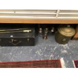 A BLACK LEATHERETTE TRUNK WITH INTERIOR TRAY, A BRASS HEARTH BRUSH, A TOASTING FORK, BRASS LIDDED