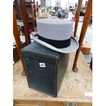 A VINTAGE GREY TOP HAT IN BOX.