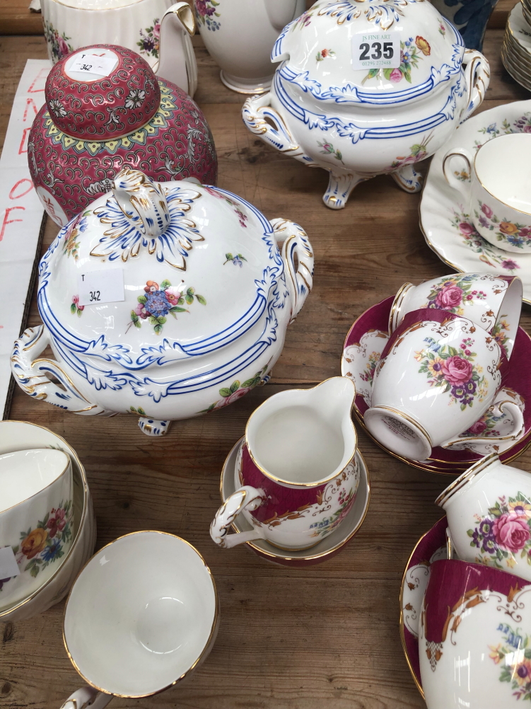 A PAIR OF CHINESE BLUE AND WHITE VASES TOGETHER WITH VARIOUS ENGLISH TEA AND COFFEE WARES - Image 3 of 12