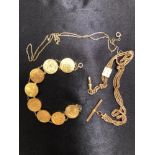 A ORIENTAL DISC BRACELET UNHALLMARKED ASSESSED AS GOLD TOGETHER WITH A VINTAGE FOB CHAIN AND A