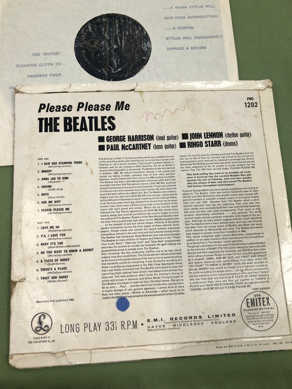 THE BEATLES. PLEASE PLEASE ME VINYL LP RECORD, MONO, FIRST PRESSING, GOLD AND BLACK PARLOPHONE - Image 2 of 6