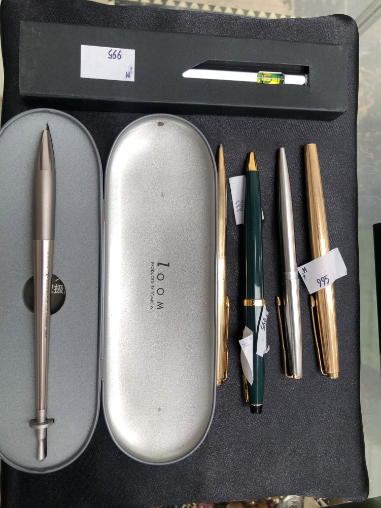 A COLLECTION OF PENS AND PENCILS TO INCLUDE ASTON MARTIN, PARKER, CROSS, ZOOM ETC AND AN ASTON - Image 2 of 3