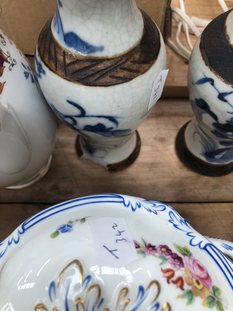 A PAIR OF CHINESE BLUE AND WHITE VASES TOGETHER WITH VARIOUS ENGLISH TEA AND COFFEE WARES - Image 5 of 12