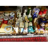 A LARGE QTY OF MINIATURE COLLECTORS PLATES, DECORATIVE AND ORNAMENTAL CHINAWARES ETC.