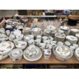 A LARGE QUANTITY OF WORCESTER EVESHAM PATTERN DINNER AND TABLE WARES
