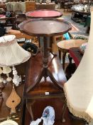 A 20th C. MAHOGANY SOFA TABLE, A FLAP TOP TABLE SWIVELLING OPEN ON CABRIOLE LEGS, TWO TRIPOD WINE