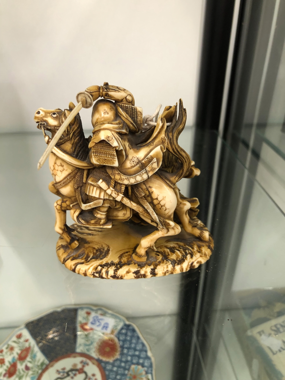 AN IVORY OKIMONO CARVED AS WARRIORS FIGHTING - Image 4 of 4