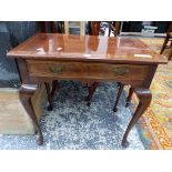 A 19TH CENTURY CHEVRON BAND INLAID MAHOGANY LOWBOY TABLE WITH SINGLE DRAWER AND ON CABRIOL