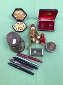 A BOXED SET OF VINTAGE ENAMELLED SHIRT BUTTONS, TOGETHER WITH TWO PRIMATE MINIATURE TOYS, VARIOUS