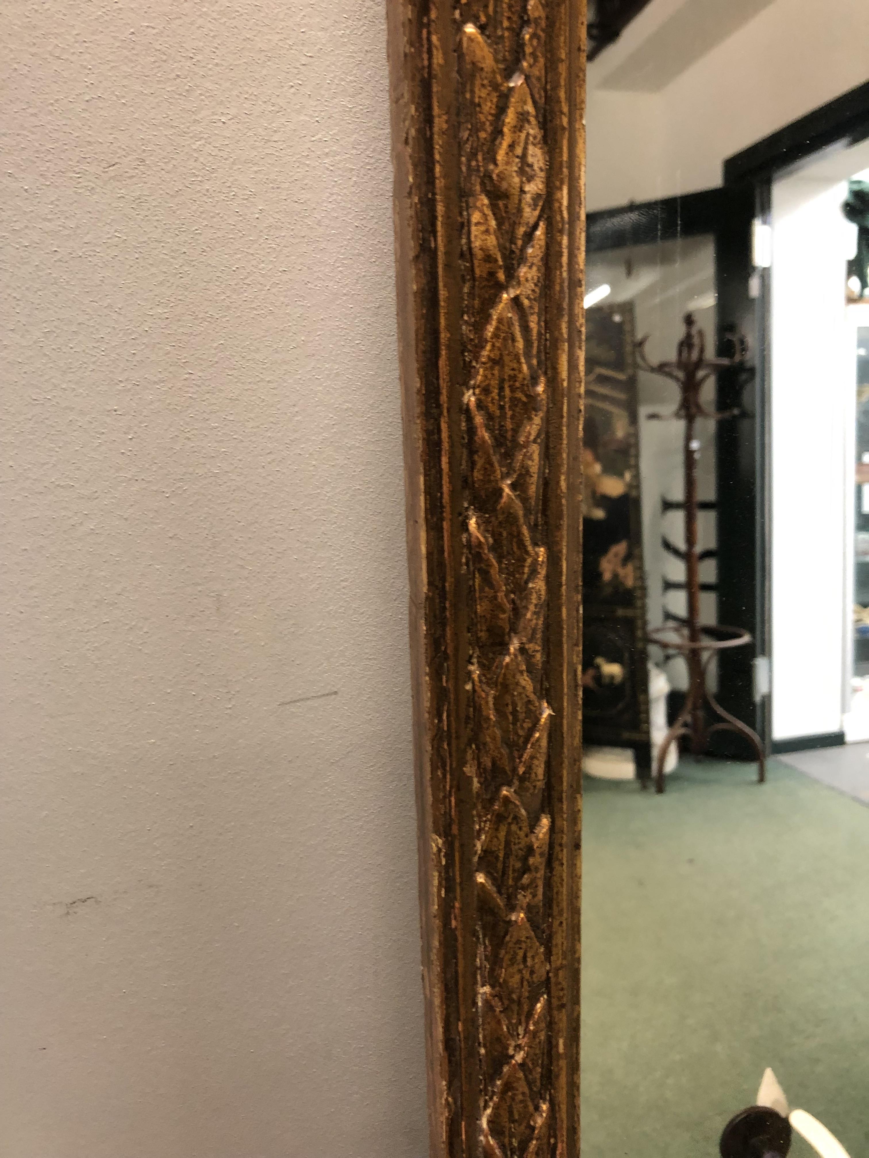 A LARGE VICTORIAN GILT FRAMED MIRROR. - Image 5 of 7