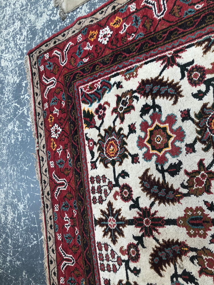 AN ORIENTAL CARPET OF OUSHAK DESIGN. 360 x 280cms - Image 7 of 16