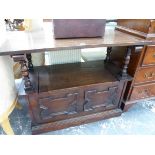 A MID 20th C. OAK MONKS CHEST WITH COFFER SEAT, AS A TABLE. W 92 x D 50 x H 76cms.