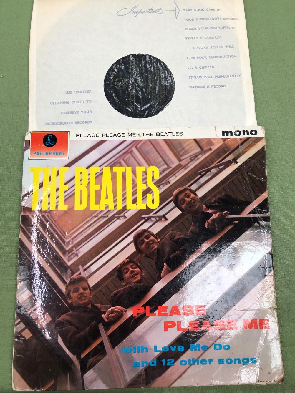 THE BEATLES. PLEASE PLEASE ME VINYL LP RECORD, MONO, FIRST PRESSING, GOLD AND BLACK PARLOPHONE