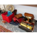 VINTAGE BAGS TO INCLUDE A PICNIC SATCHEL AND CONTENTS, LAWN BOWLS AND CARRY CASE, A PANAMA HAT,