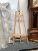 A CONTEMPORARY ARTIST EASEL BY LOXLEY