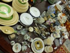 A QUANTITY OF DECORATIVE ANTIQUE AND LATER DECORATIVE CHINA, GLASS AND PLATED WARES.