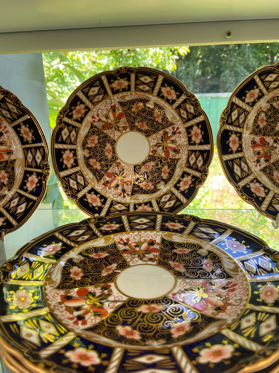 A COLLECTION OF ROYAL CROWN DERBY OLD IMARI PATTERN, TOGETHER WITH POINTONS ENGLAND SIMILAR - Image 2 of 6