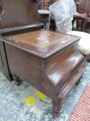 A VICTORIAN MAHOGANY COMMODE WITH LEATHER INSET LID