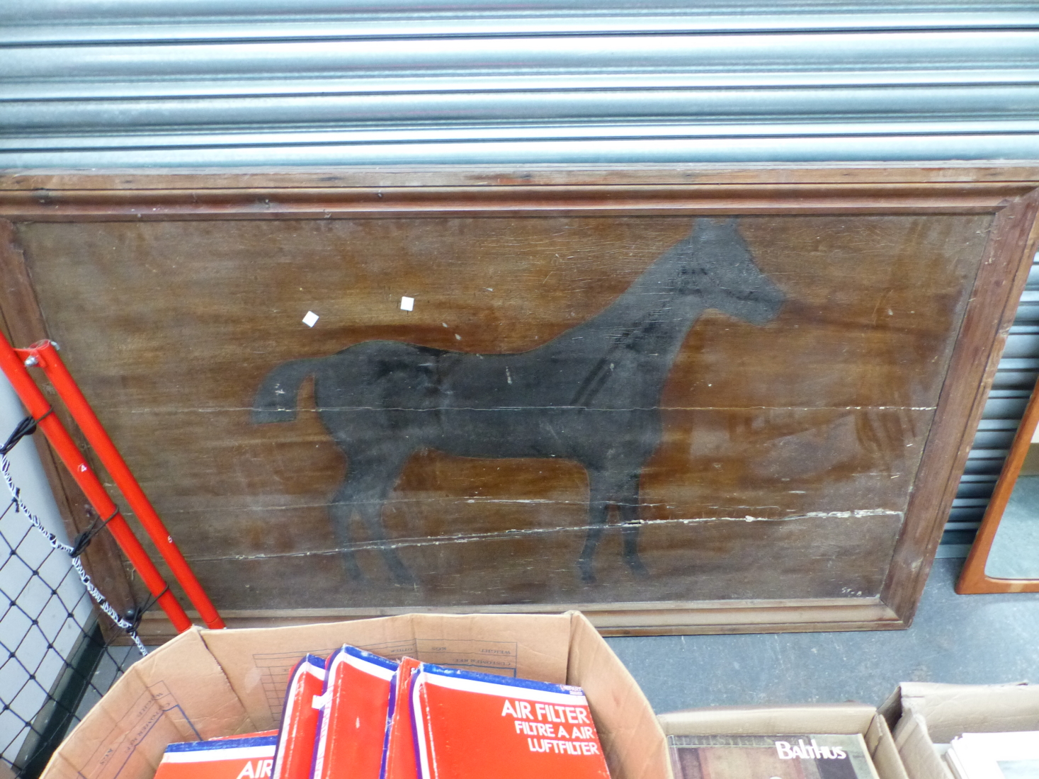 A LARGE PAINTED WOODEN PANEL DEPICTING A BLACK HORSE POSSIBLY FROM PUBLIC HOUSE - Image 2 of 6