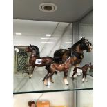 A ROYAL DOULTON HORSE FIGURE TOGETHER WITH TWO BESWICK HORSES, A SHIRE HORSE EXAMPLE AND A POTTERY