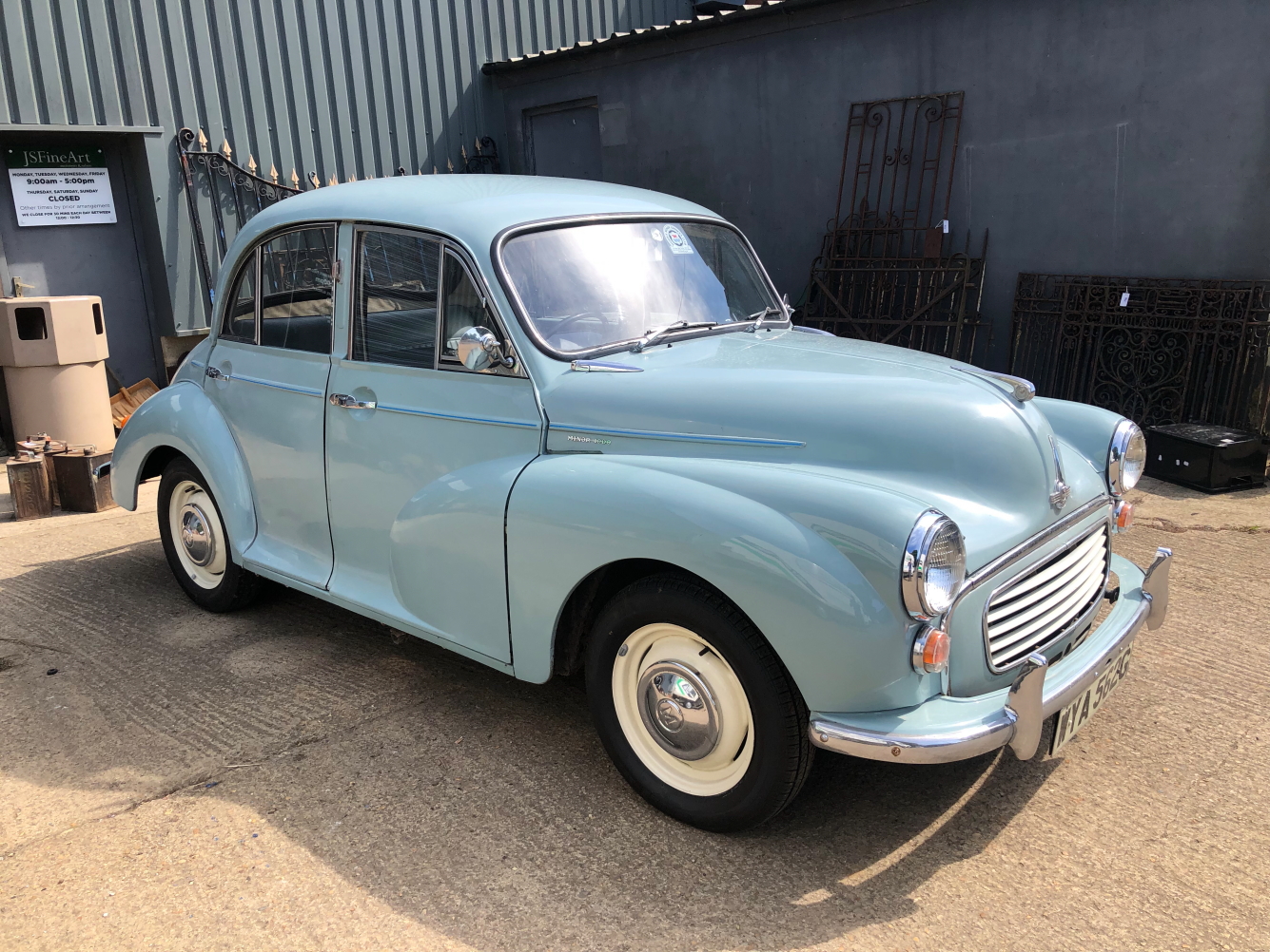 A MORRIS MINOR 1000 1969 COMPLETE WITH V5. - Image 4 of 36