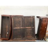 AN EARLY 20th C. MAHOGANY BOW FRONT WARDROBE WITH HANGING SPACE ABOVE A LINE INLAID LONG DRAWER