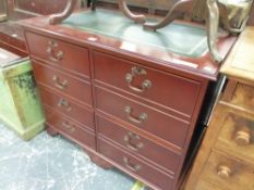 A MODERN LEATHER INSET MAHOGANY CHEST OF TWO BANKS OF FOUR DRAWERS ON BRACKET FEET. W 94 x D 61 x