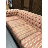 A SINGLE 20th CENTURY BUTTON UPHOLSTERED CHESTERFIELD SOFA