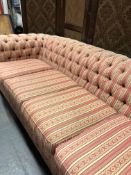 A SINGLE 20th CENTURY BUTTON UPHOLSTERED CHESTERFIELD SOFA