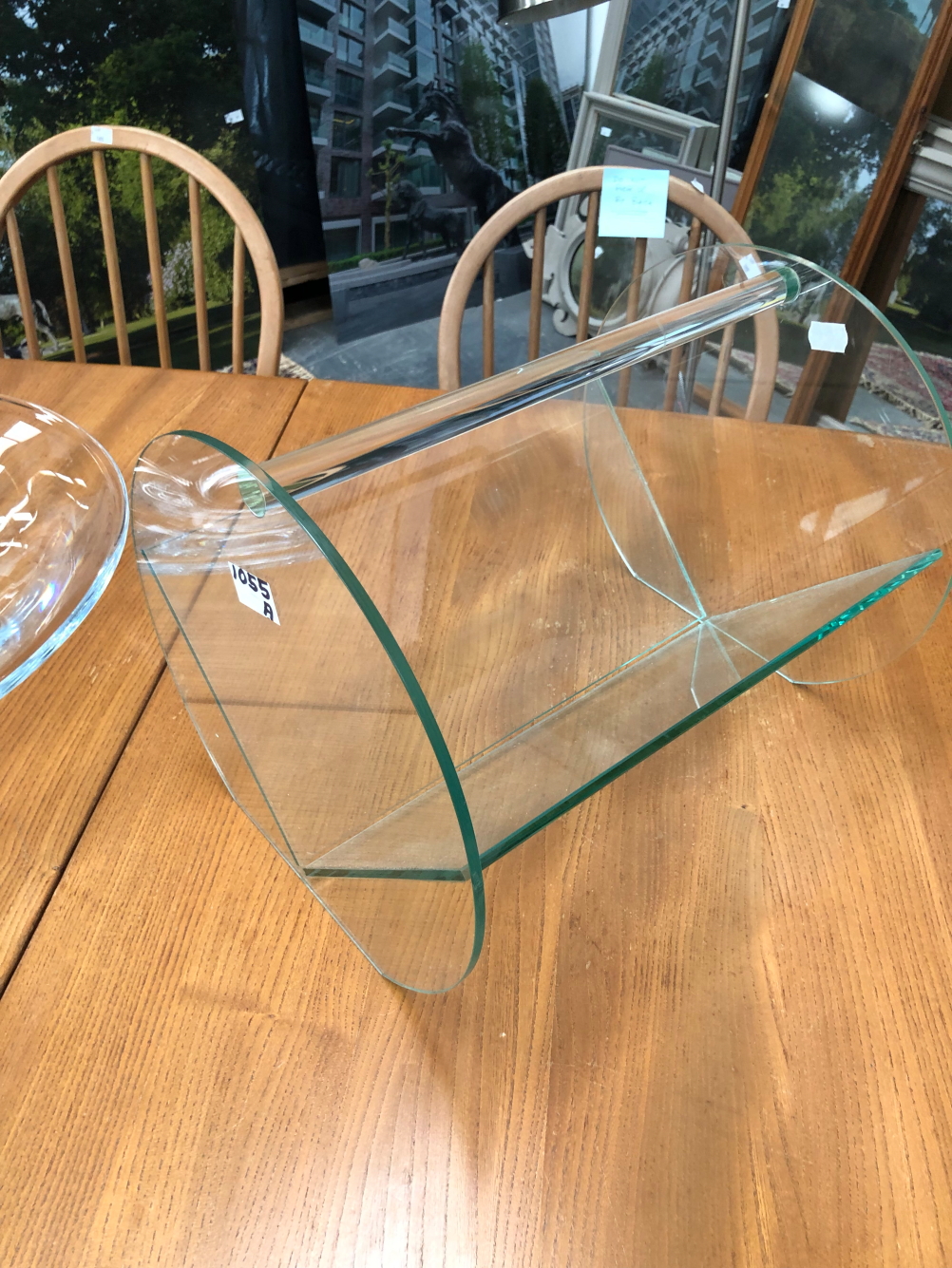 A KENNETH TURNER GLASS BOWL AND A GLASS MAGAZINE RACK - Image 4 of 5