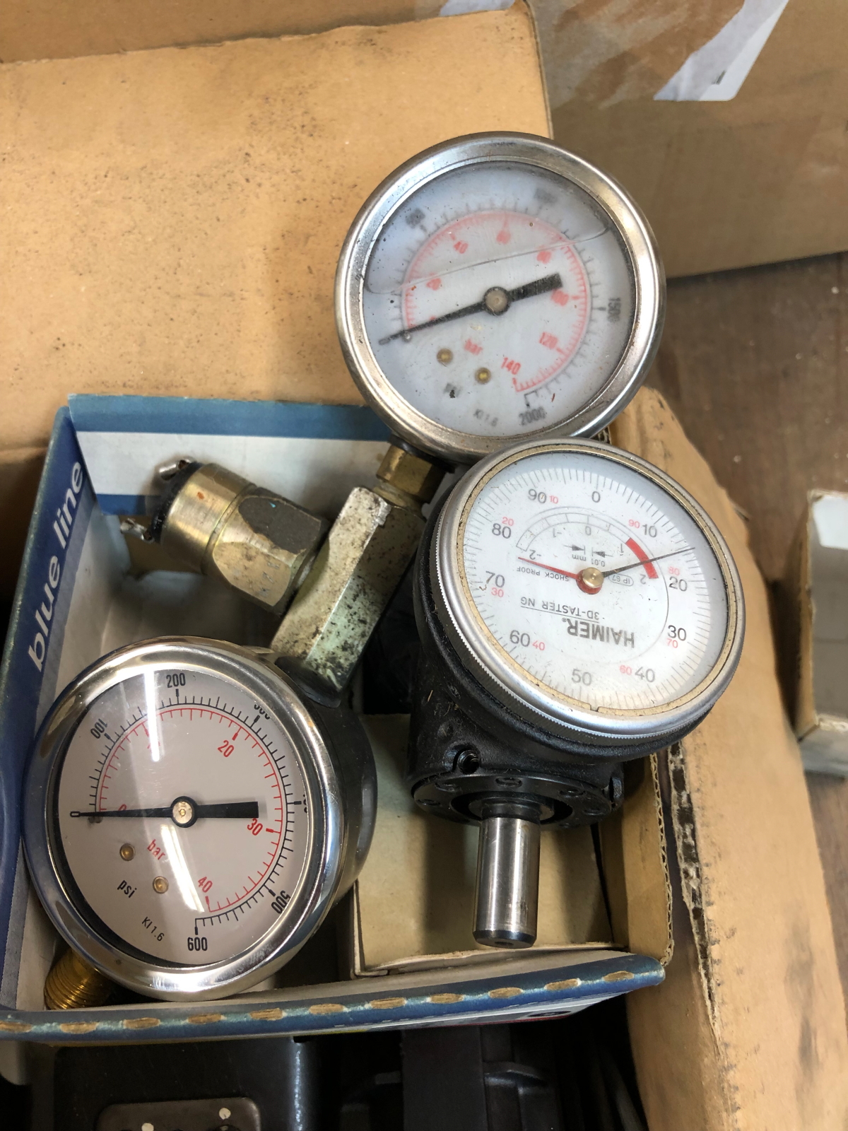 VARIOUS PRESSURE GAUGES, AND MISC. ITEMS INCLUDING SAW BLADES, A CNC SCREEN, ETC. - Image 2 of 10