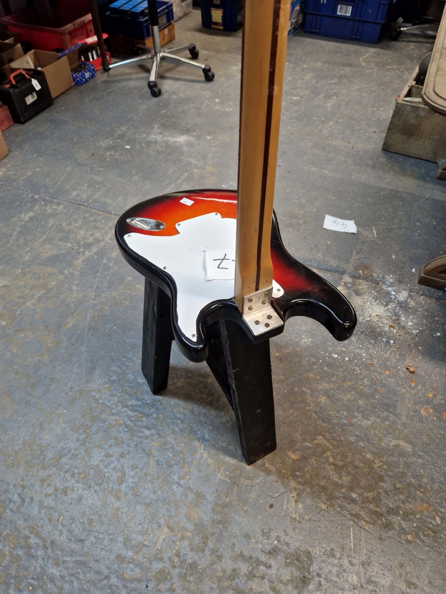 AN UNUSUAL BACK STOOL, CONVERTED FROM AN ELECTRIC GUITAR. - Image 6 of 6