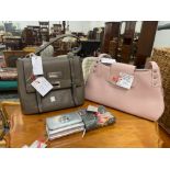 A MICHAEL KORS HANDBAG TOGETHER WITH A ARTIGIANO BAG AND TWO PURSES (4)