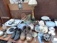 VARIOUS 19th C. CHINA WARES, TOGETHER WITH A TABLE LAMP, CLOGS, SHELLS, A WASP TRAP, ETC.